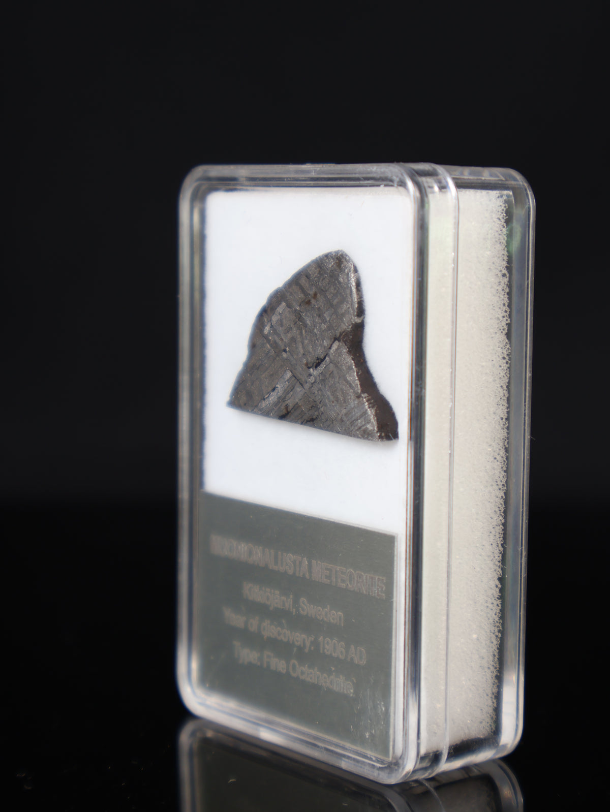 MUONIONALUSTA METEORITE, SWEDEN. DISPLAY BOX. 4,3 GRAMS.