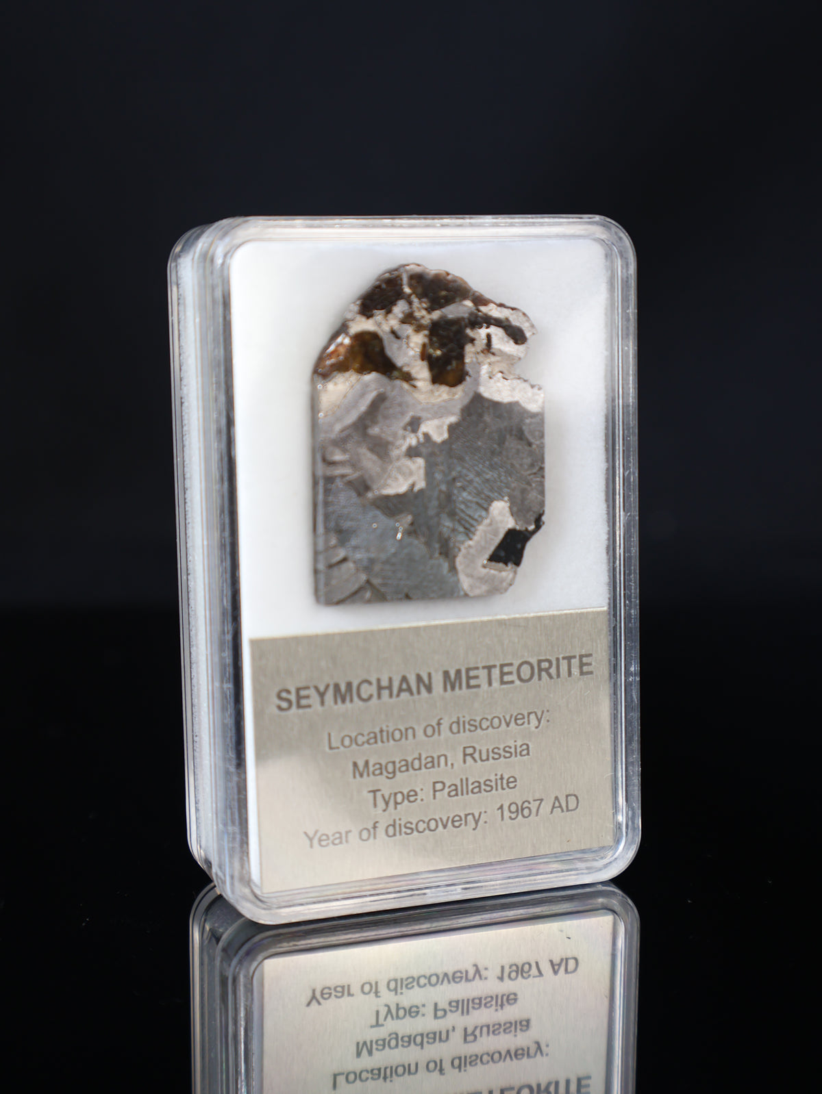 SEYMCHAN METEORITE, RUSSIA. DISPLAY BOX. 7,6 GRAMS.