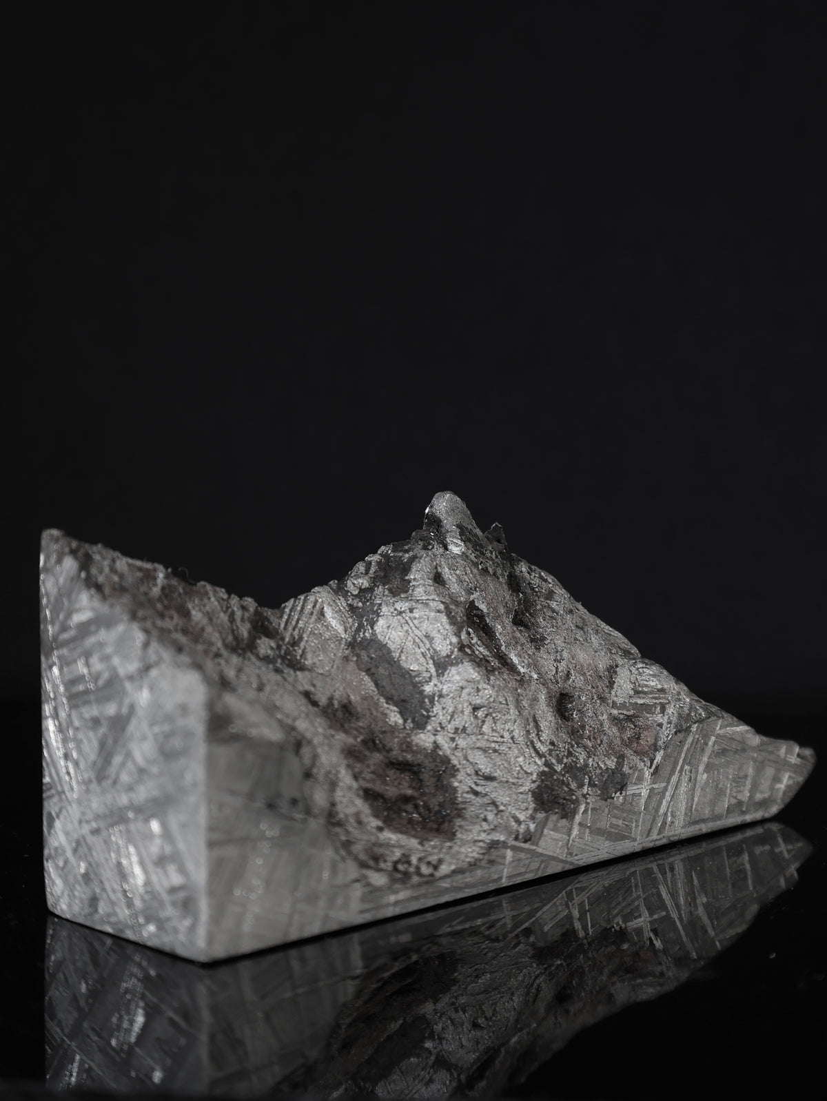 MUONIONALUSTA METEORITE, SWEDEN. 560 GRAMS END-CUT.