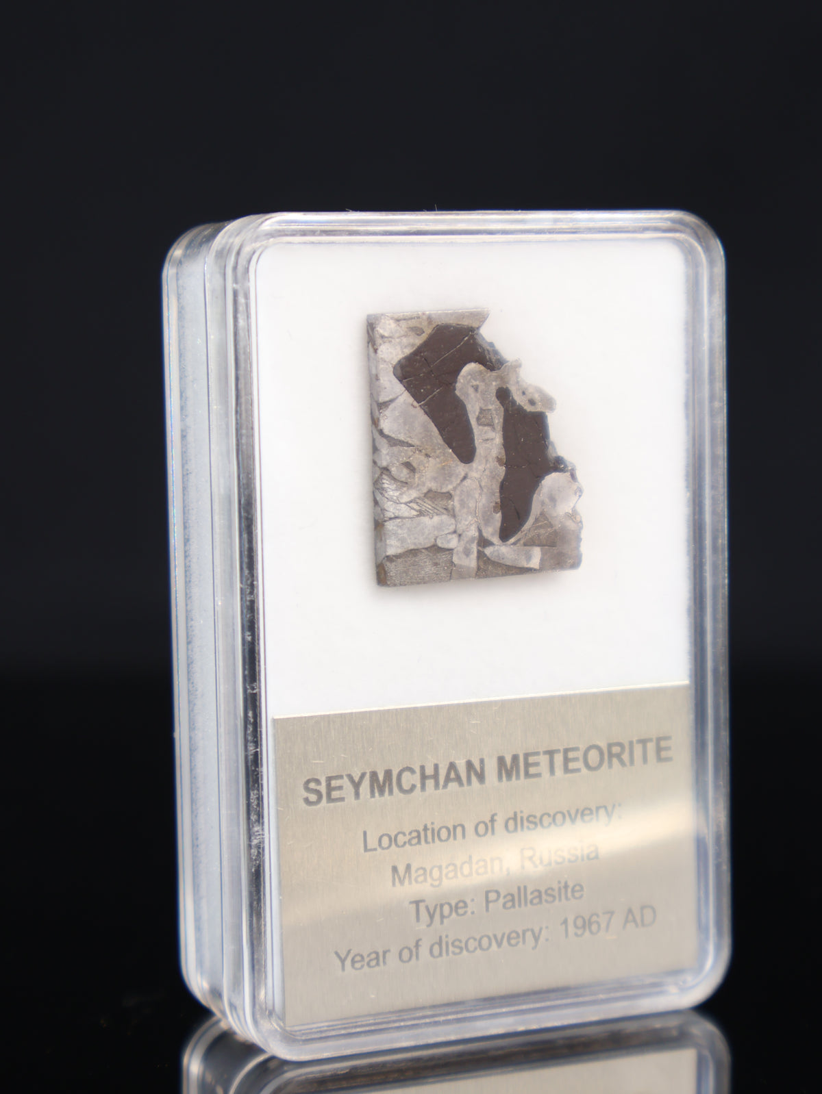 SEYMCHAN METEORITE, RUSSIA. DISPLAY BOX. 3,4 GRAMS.