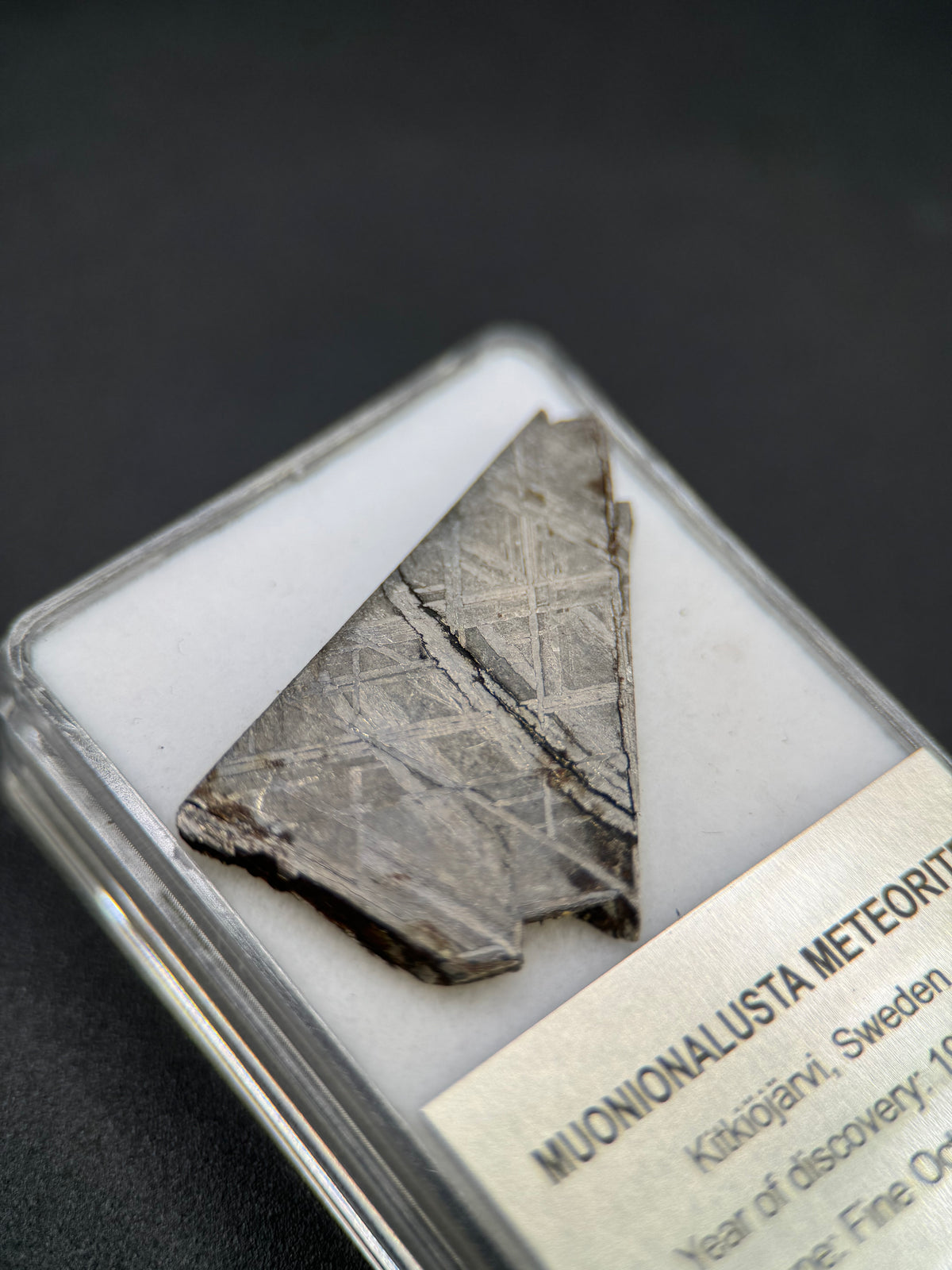 MUONIONALUSTA METEORITE, SWEDEN. DISPLAY BOX. 8,3 GRAMS.