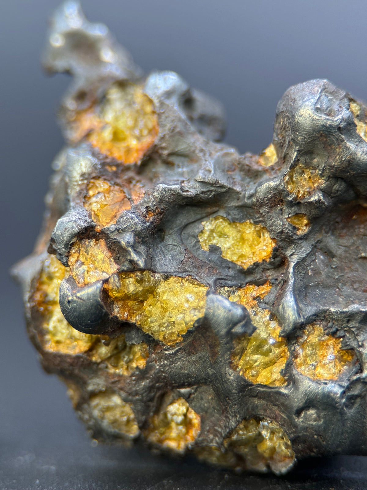 IMILAC PALLASITE METEORITE, END CUT, CHILE. 25,36 GRAMS.