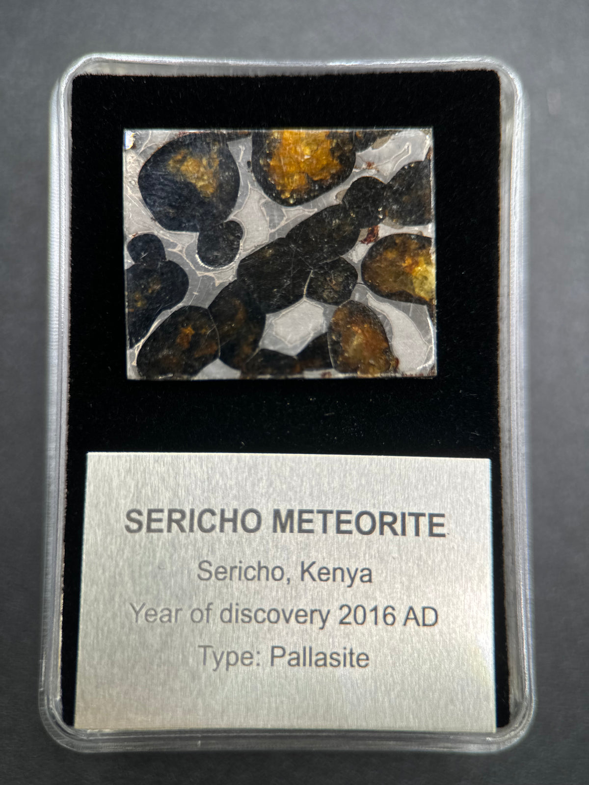 SERICHO METEORITE, KENYA. DISPLAY BOX. 5 GRAMS.