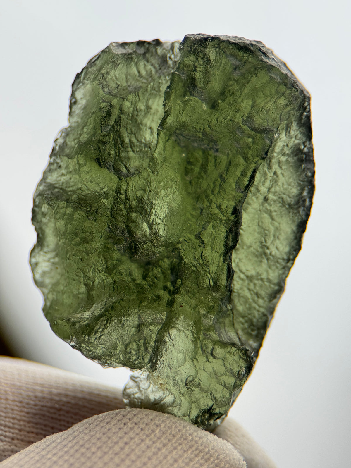 RAW MOLDAVITE, CZECH REPUBLIC. 8,52 GRAMS.
