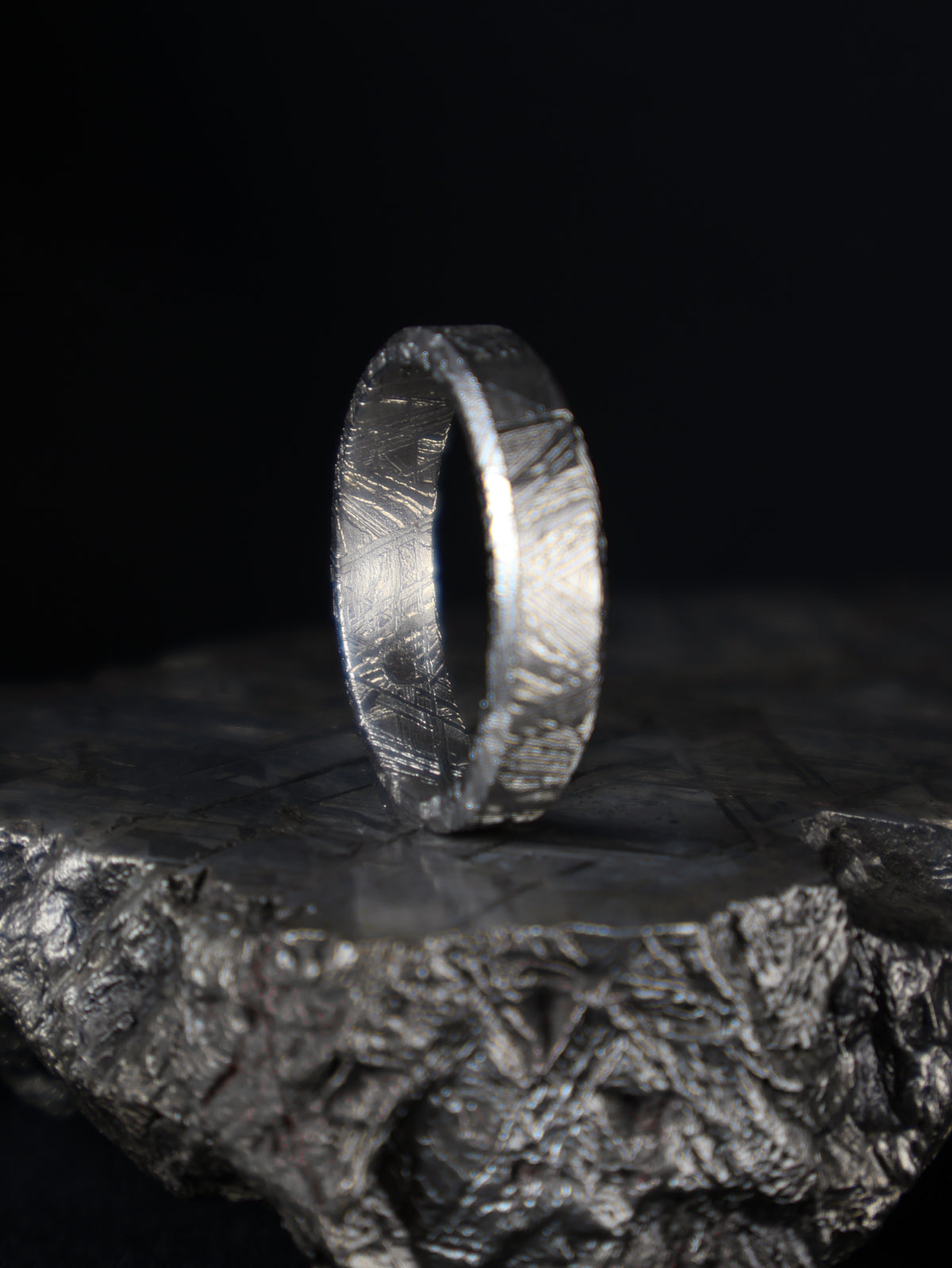 Muonionalusta meteorite Solid ring, Flat.