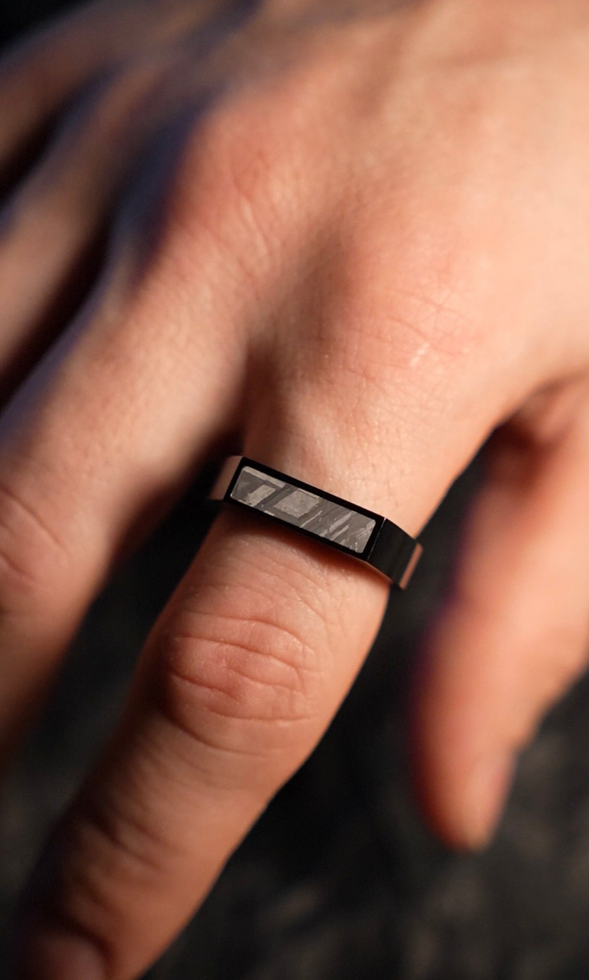 Orbit Slim, Muonionalusta Meteorite and titanium Signet Ring