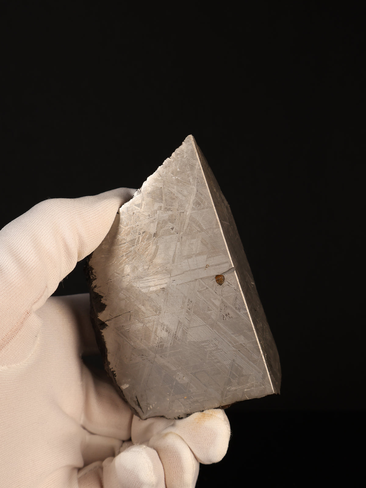 MUONIONALUSTA METEORITE, SWEDEN. 830 GRAMS END-CUT.