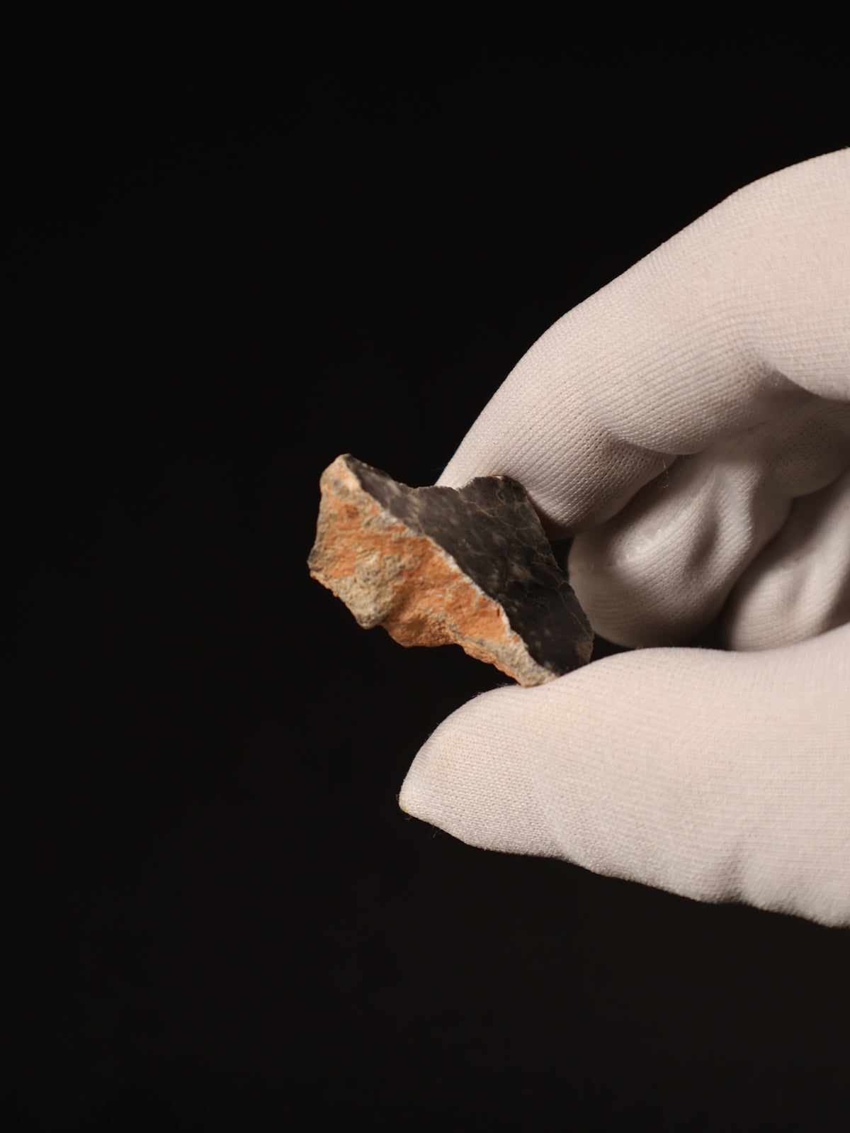 Lunar meteorite, Bechar 003, Algeria. 12,82 grams end-cut.