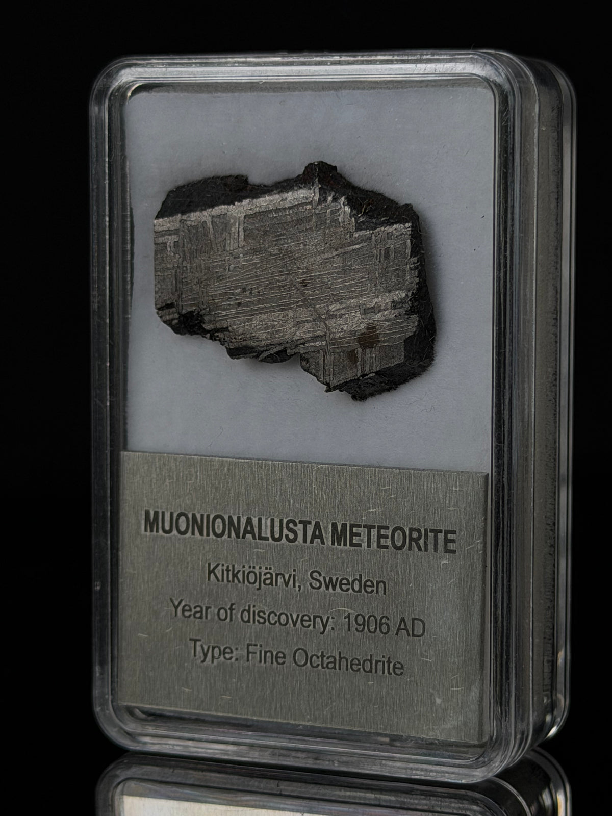 MUONIONALUSTA METEORITE, SWEDEN. DISPLAY BOX. 8,35 GRAMS.