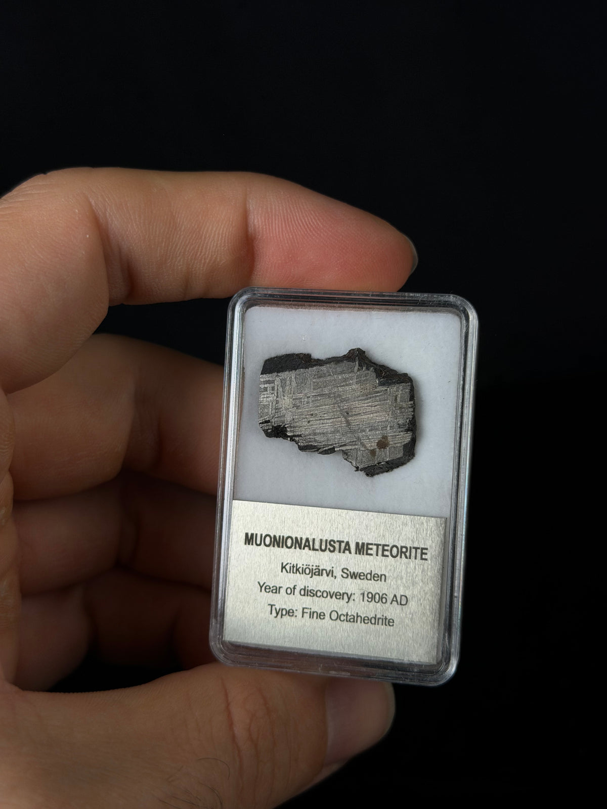 MUONIONALUSTA METEORITE, SWEDEN. DISPLAY BOX. 8,35 GRAMS.
