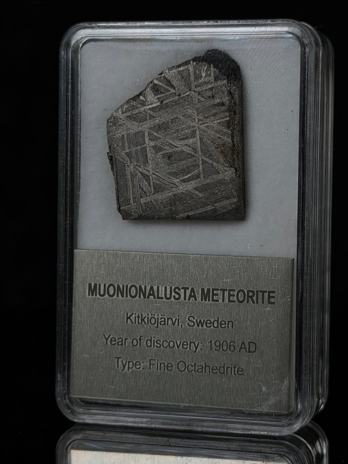 MUONIONALUSTA METEORITE, SWEDEN. DISPLAY BOX. 8,89 GRAMS.