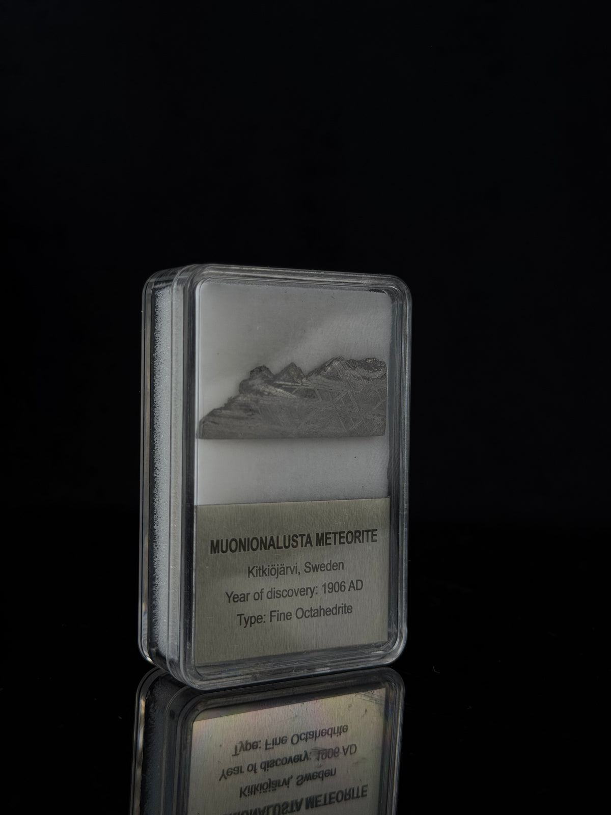MUONIONALUSTA METEORITE, SWEDEN. DISPLAY BOX. 4,38 GRAMS.