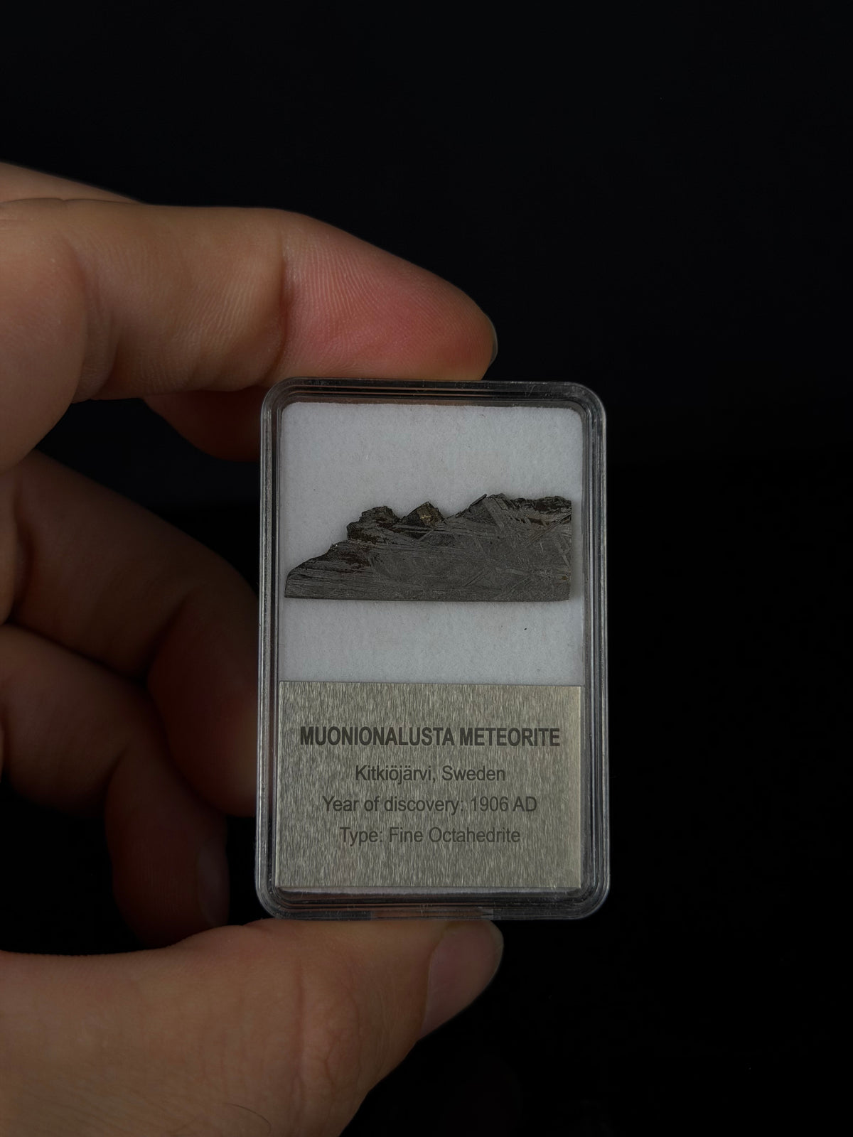 MUONIONALUSTA METEORITE, SWEDEN. DISPLAY BOX. 4,38 GRAMS.