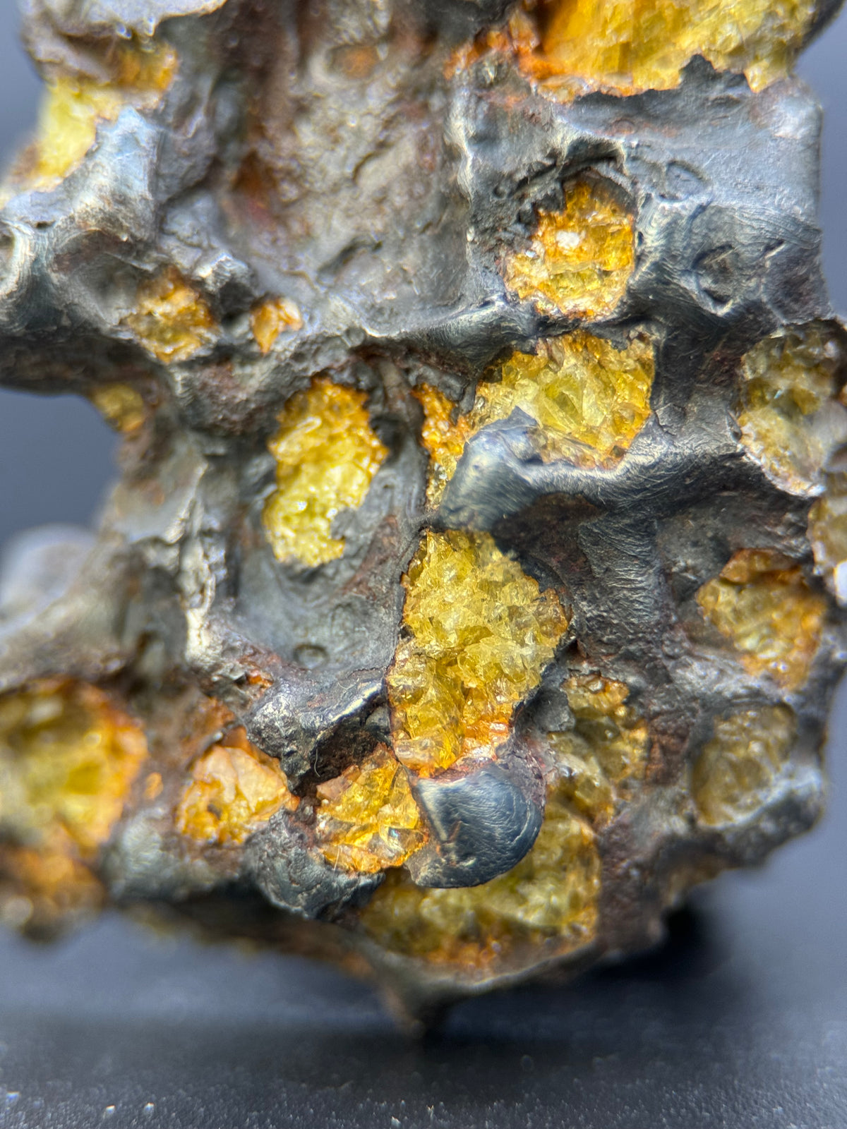 IMILAC PALLASITE METEORITE, END CUT, CHILE. 25,36 GRAMS.