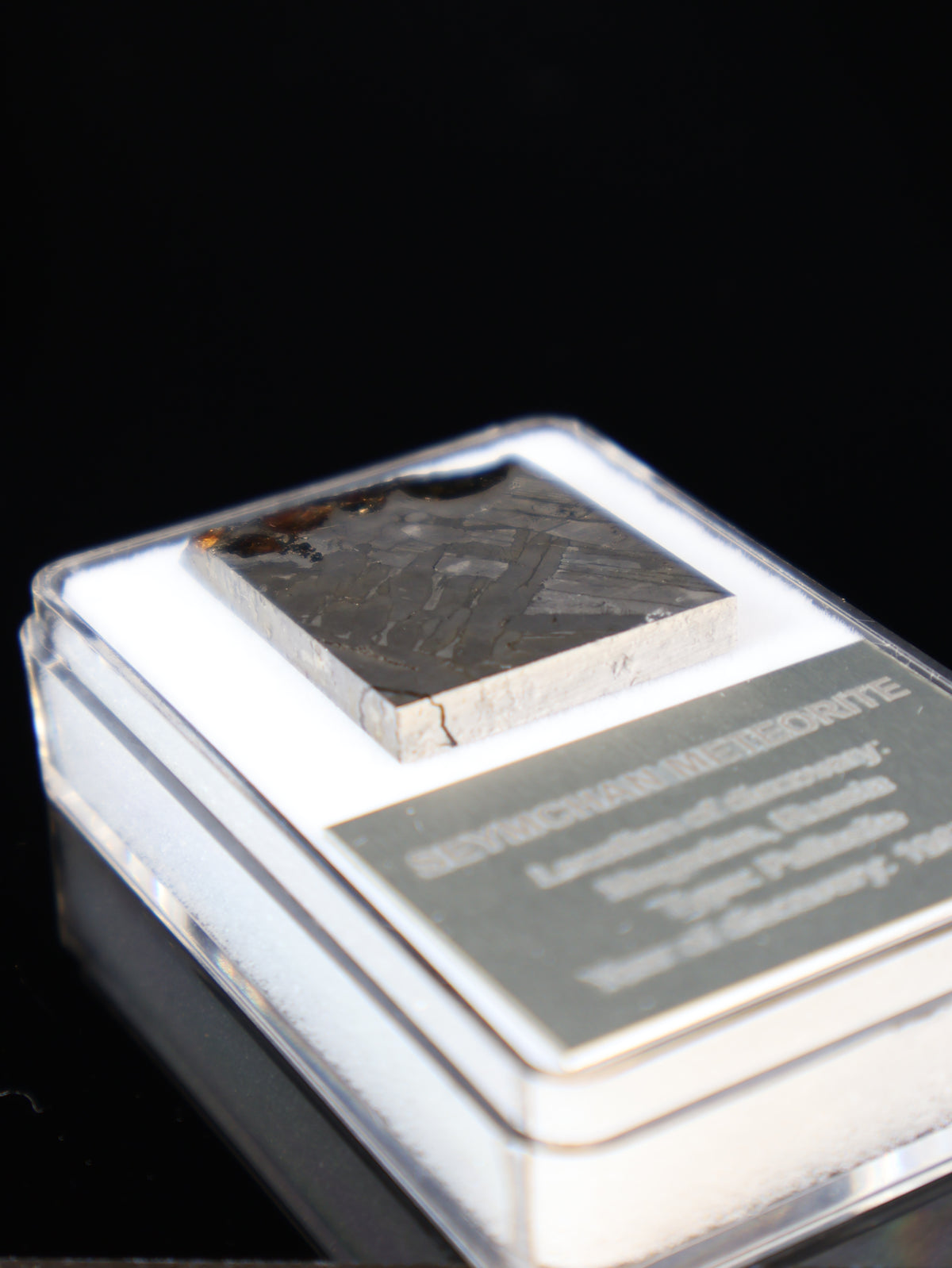 SEYMCHAN METEORITE, RUSSIA. DISPLAY BOX. 10,7 GRAMS.