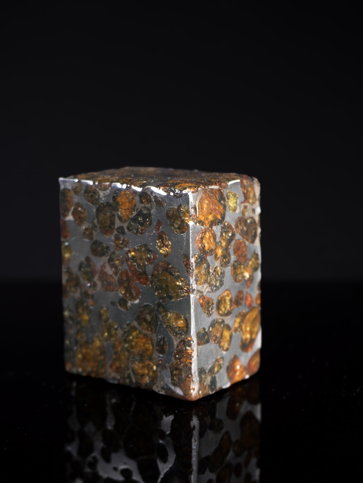 SERICHO PALLASITE METEORITE, KENYA. 258 GRAMS CUBE