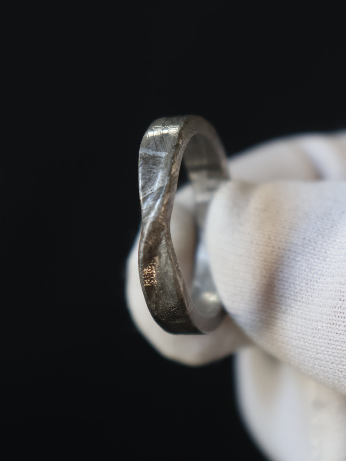 Muonionalusta meteorite, eternity ring