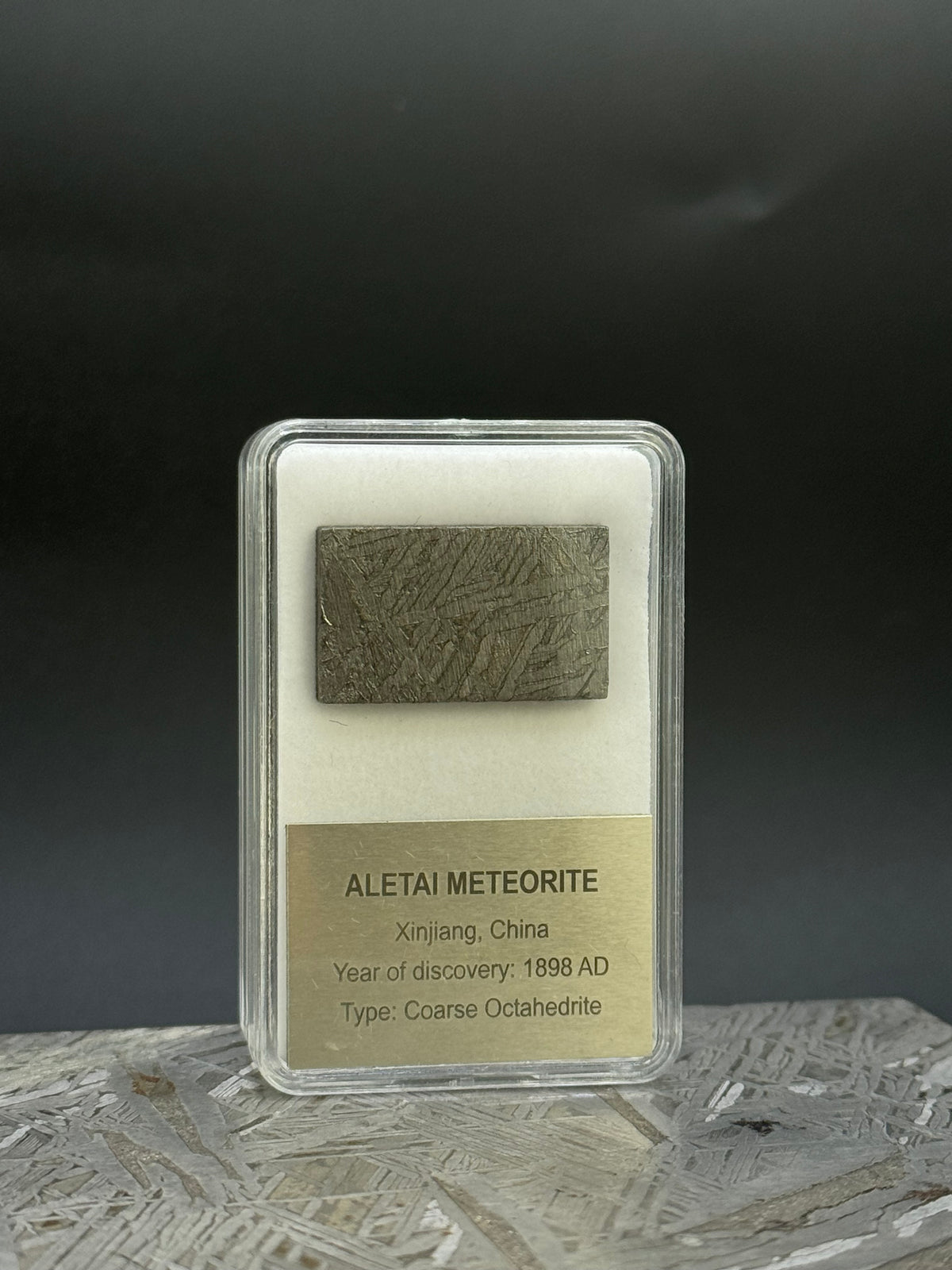 ALETAI METEORITE, GOBI DESERT, CHINA. DISPLAY BOX. 9 GRAMS.