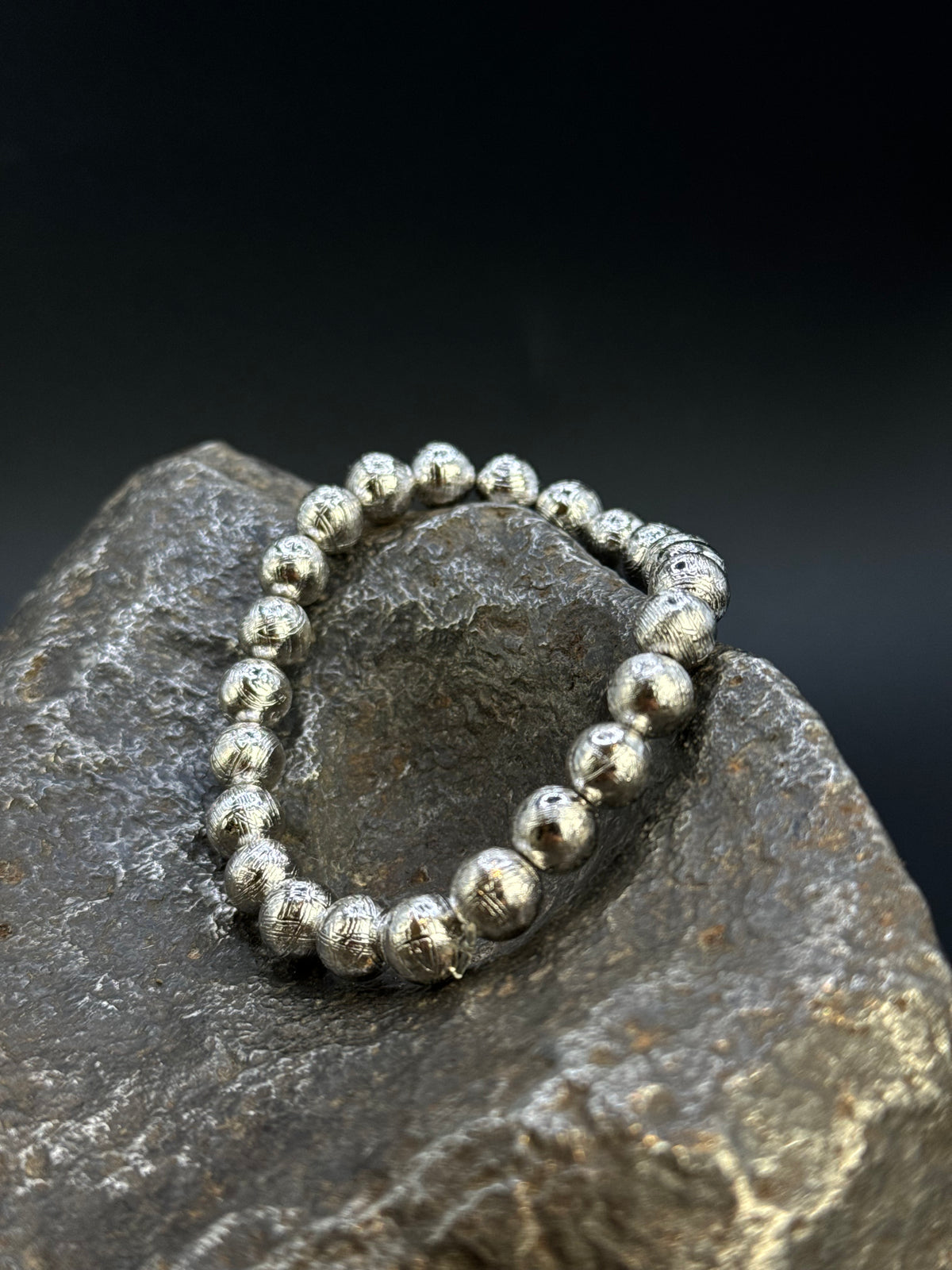 Muonionalusta meteorite Bead bracelet, 8mm