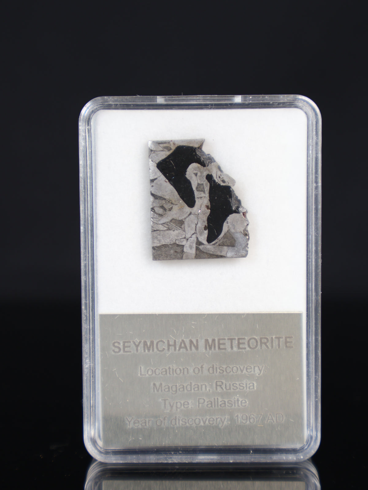SEYMCHAN METEORITE, RUSSIA. DISPLAY BOX. 3,4 GRAMS.
