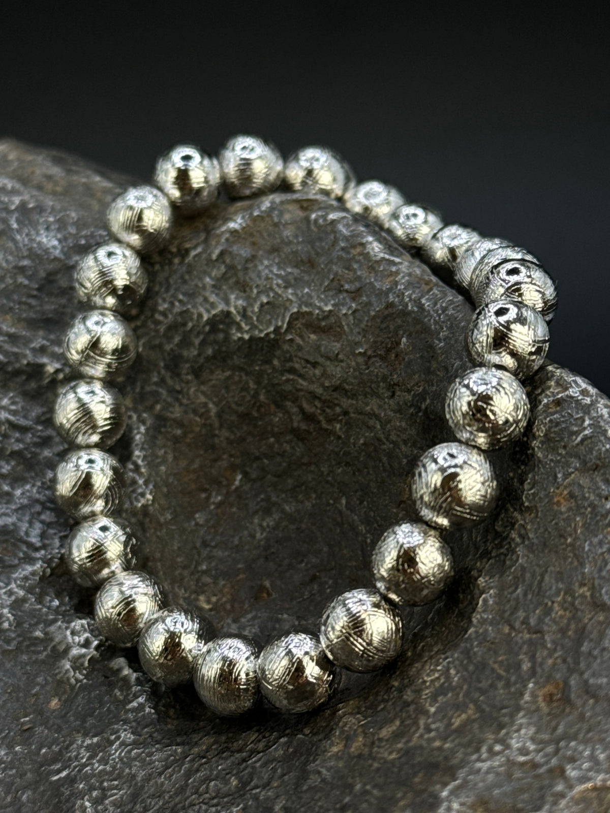 Muonionalusta meteorite Bead bracelet, 8mm