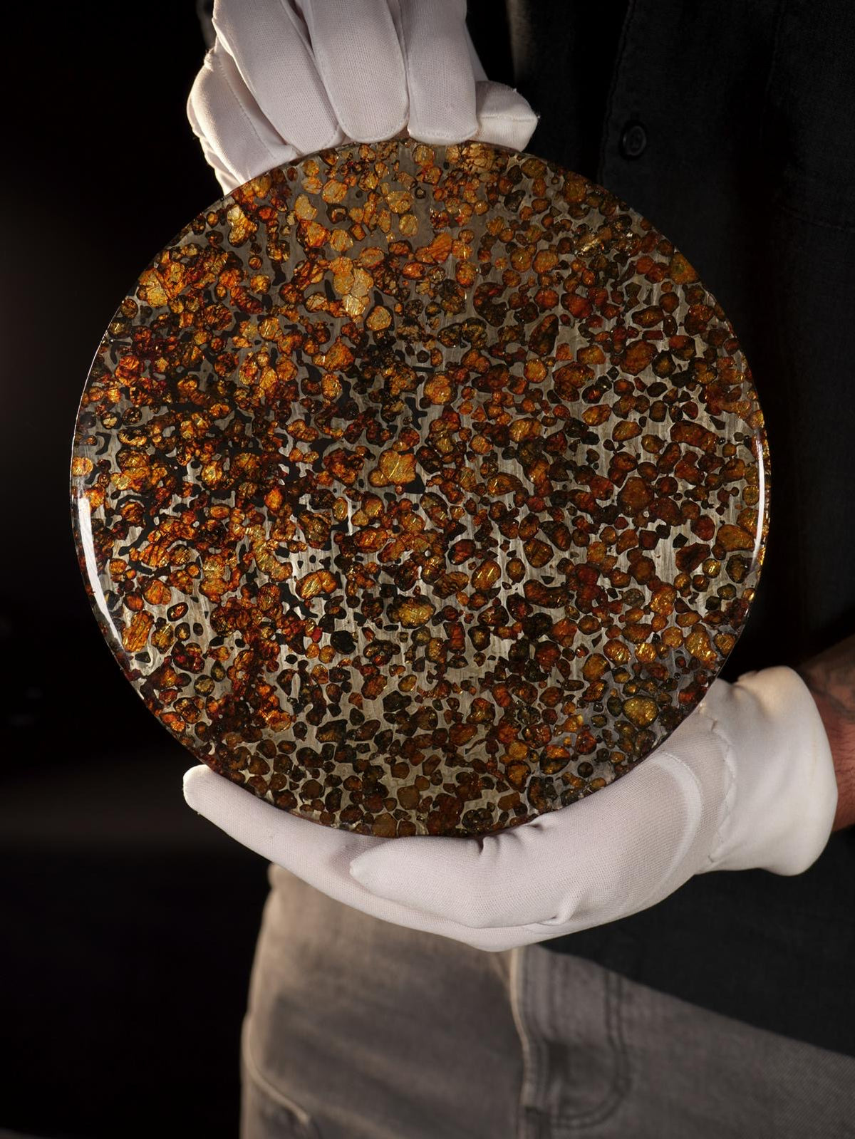 SERICHO PALLASITE METEORITE, KENYA. 286 GRAMS — PERFECTLY ROUND SLICE