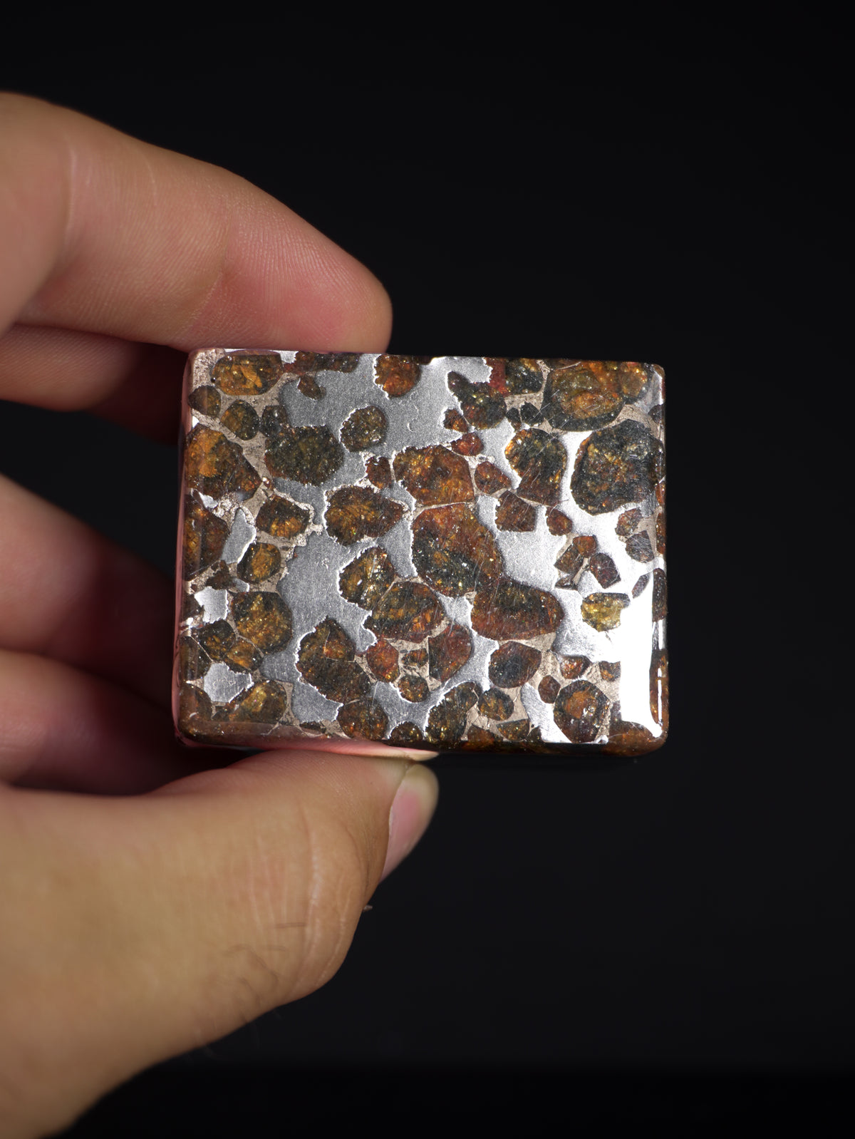 SERICHO PALLASITE METEORITE, KENYA. 258 GRAMS CUBE
