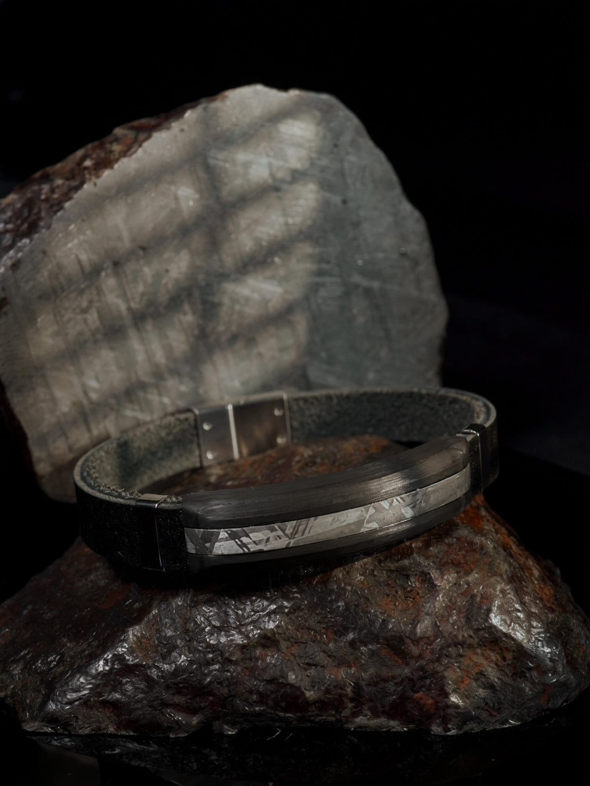 Muonionalusta Meteorite Bracelet with Genuine Leather and Carbon Fibre