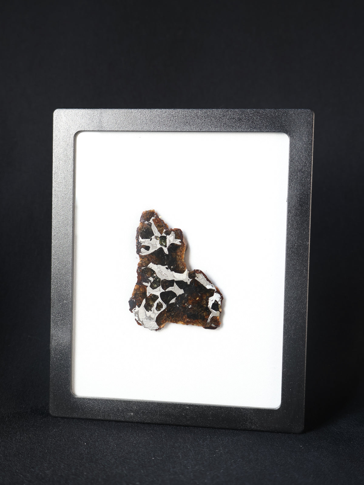 SEYMCHAN METEORITE, MAGADAN REGION, RUSSIA. 35,2 GRAMS END-CUT.