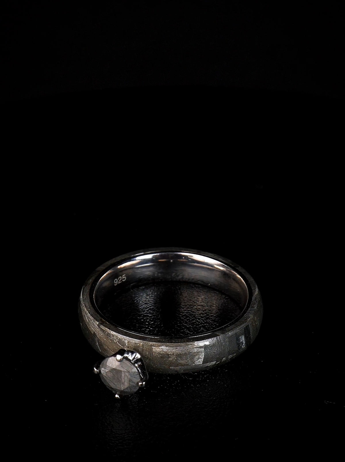 Astra Diamond, Muonionalusta Meteorite Ring