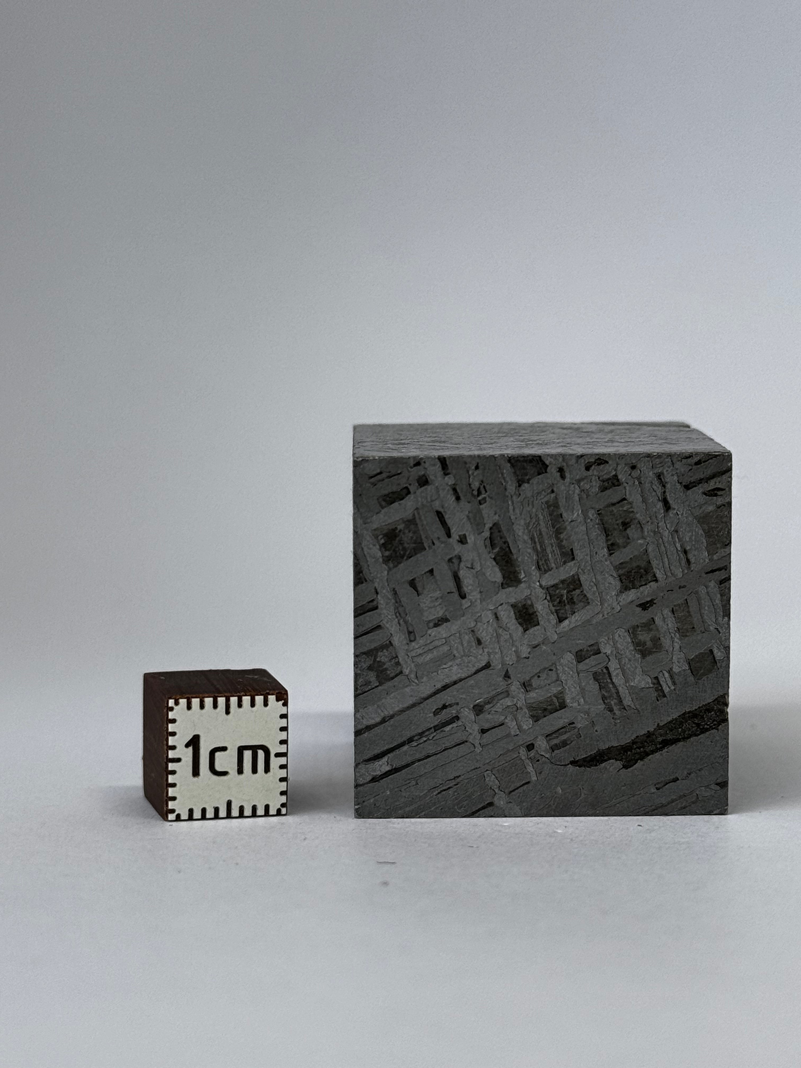 Aletai, Gobi Desert, China. 187,90 grams Cube.