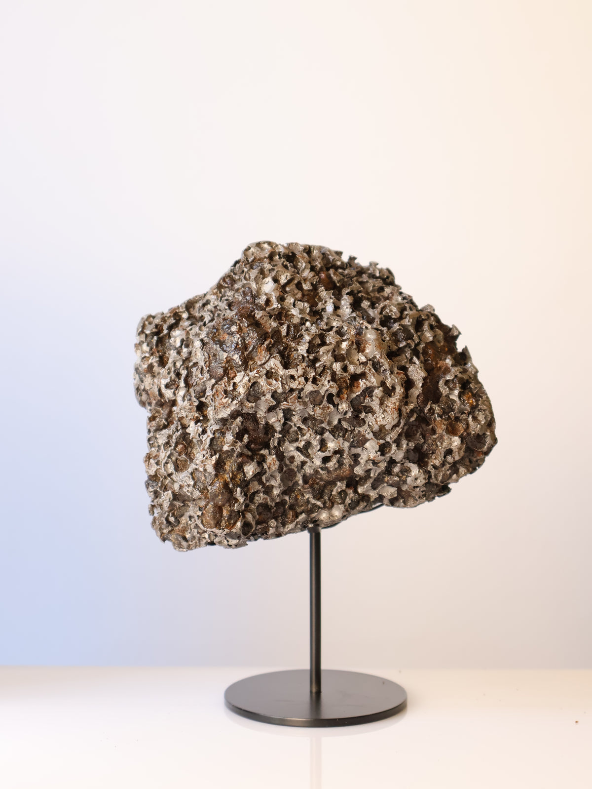 Sericho meteorite, Kenya, Full meteorite 4,43 Kilograms.