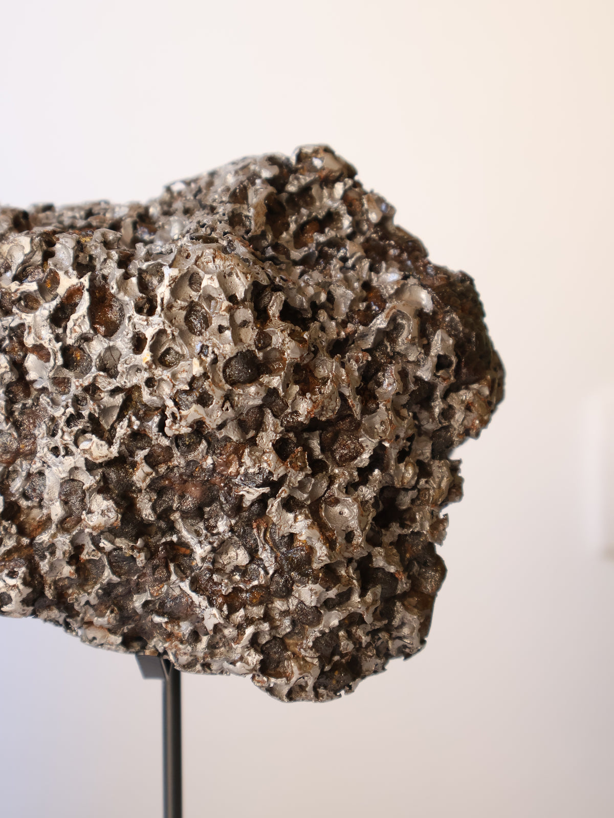 Sericho meteorite, Kenya, Full meteorite 4,43 Kilograms.