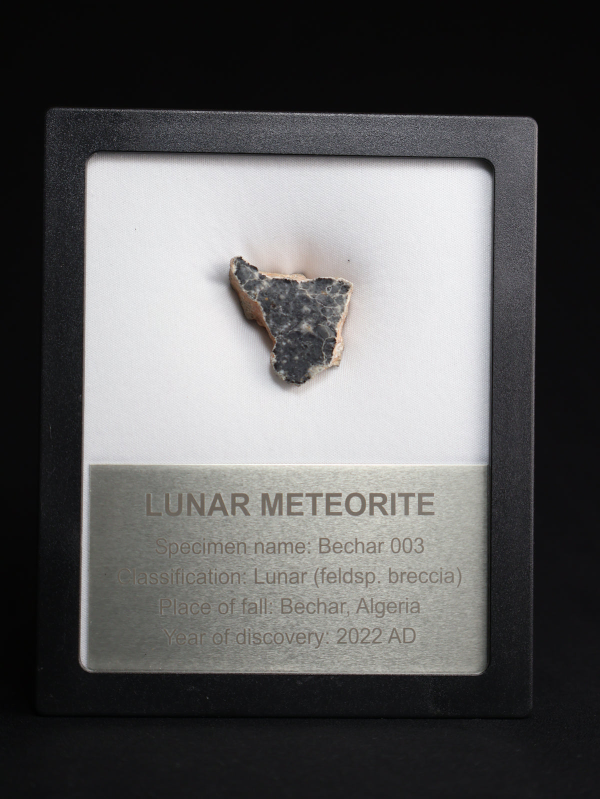 Lunar meteorite, Bechar 003, Algeria. 12,82 grams end-cut.