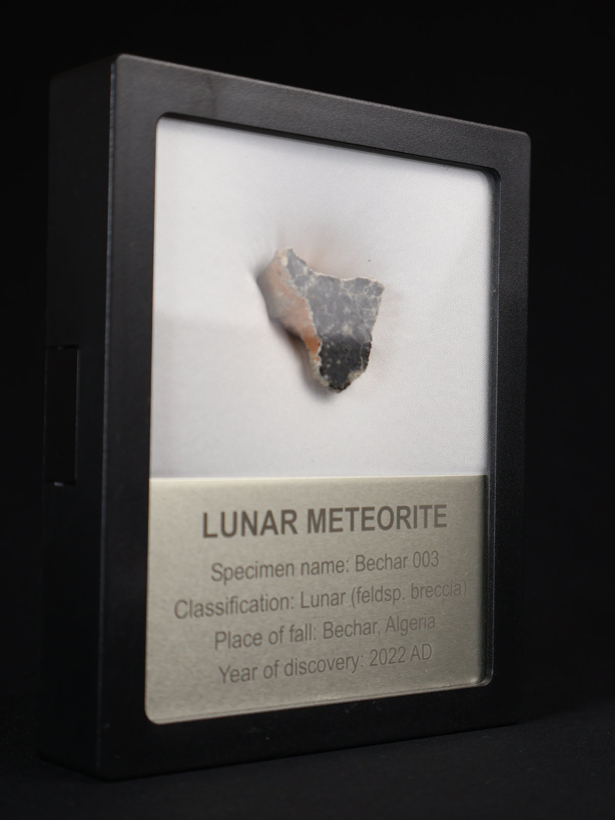 Lunar meteorite, Bechar 003, Algeria. 12,82 grams end-cut.