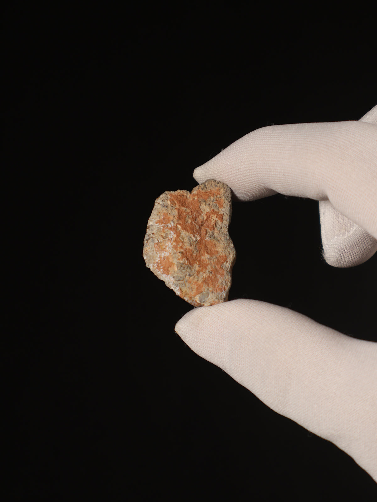 Lunar meteorite, Bechar 003, Algeria. 7,57 grams end-cut.