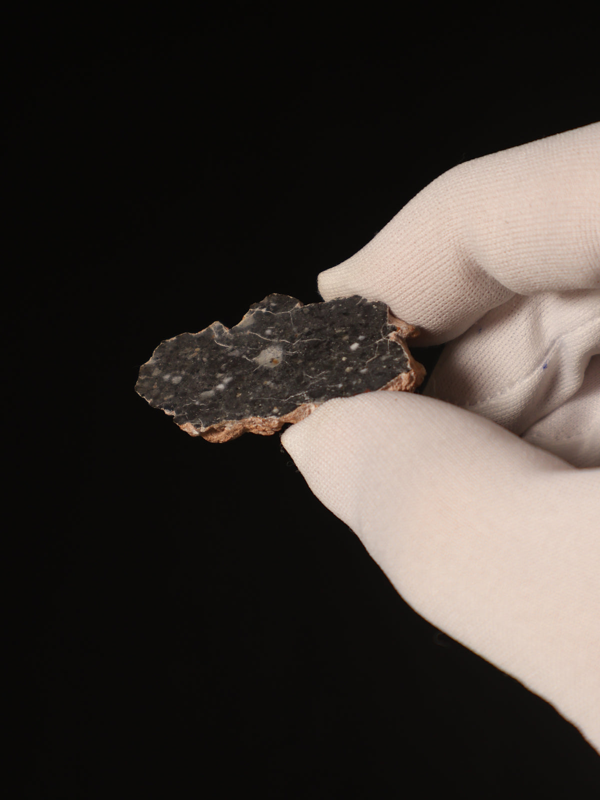 Lunar meteorite, Bechar 003, Algeria. 8,17 grams end-cut.