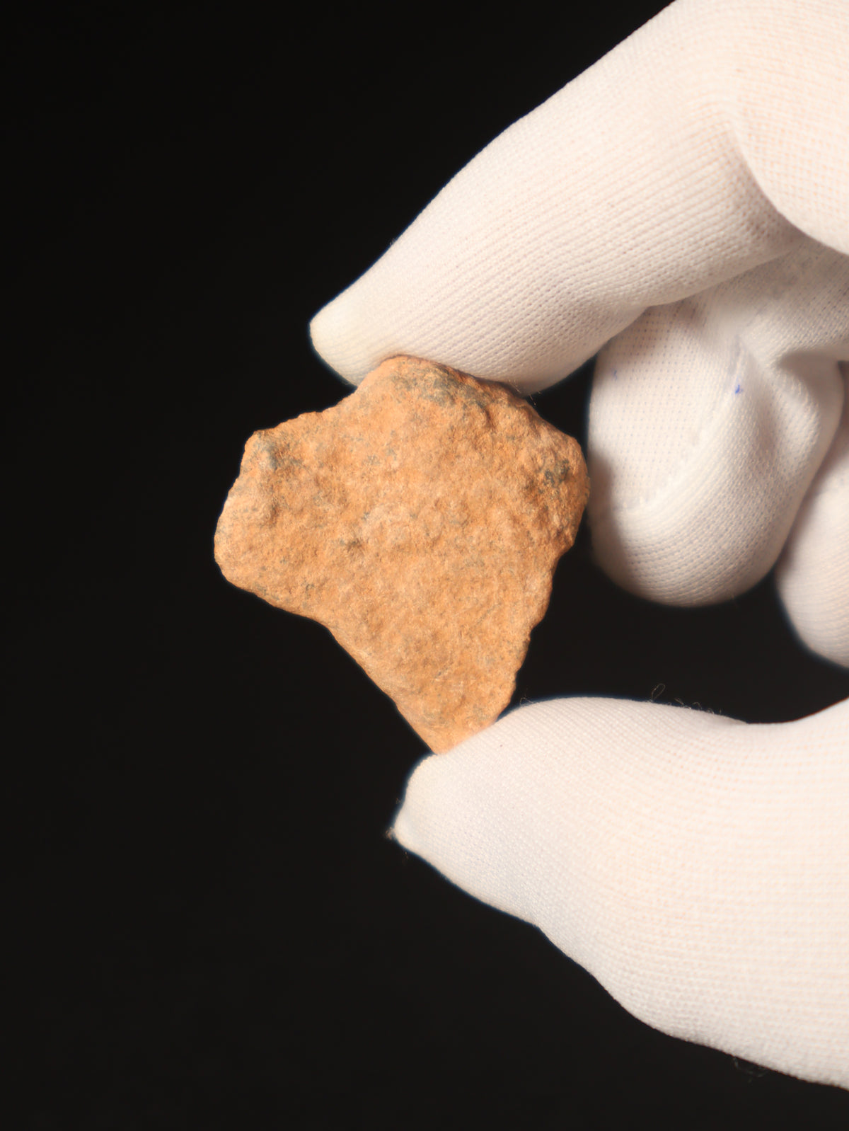 Lunar meteorite, Bechar 003, Algeria. 9,08 grams end-cut.