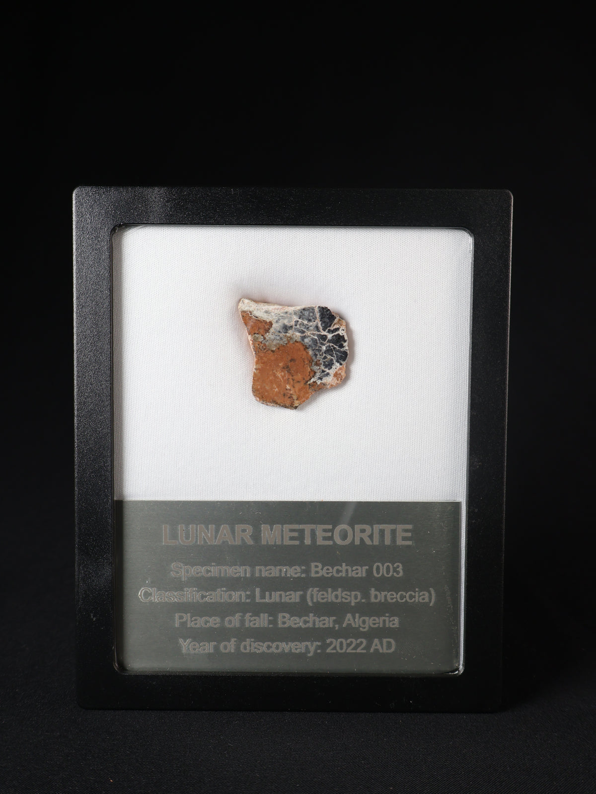 Lunar meteorite, Bechar 003, Algeria. 9,08 grams end-cut.