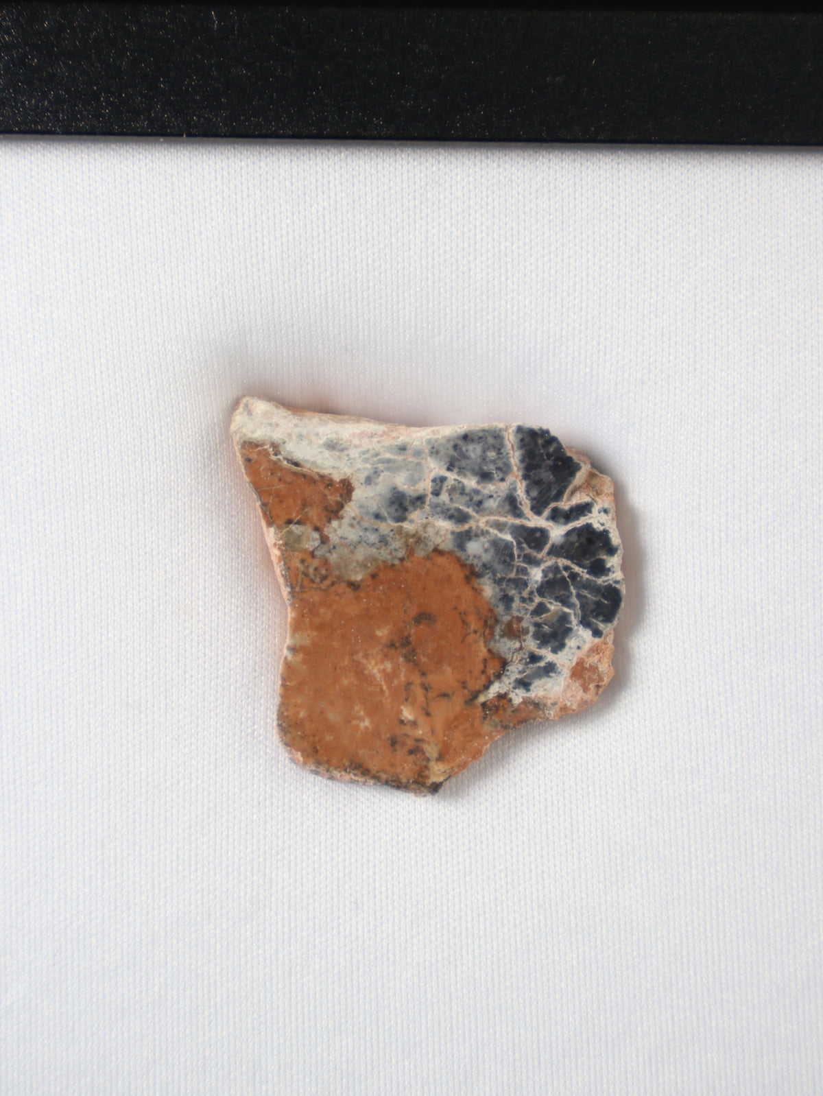 Lunar meteorite, Bechar 003, Algeria. 9,08 grams end-cut.