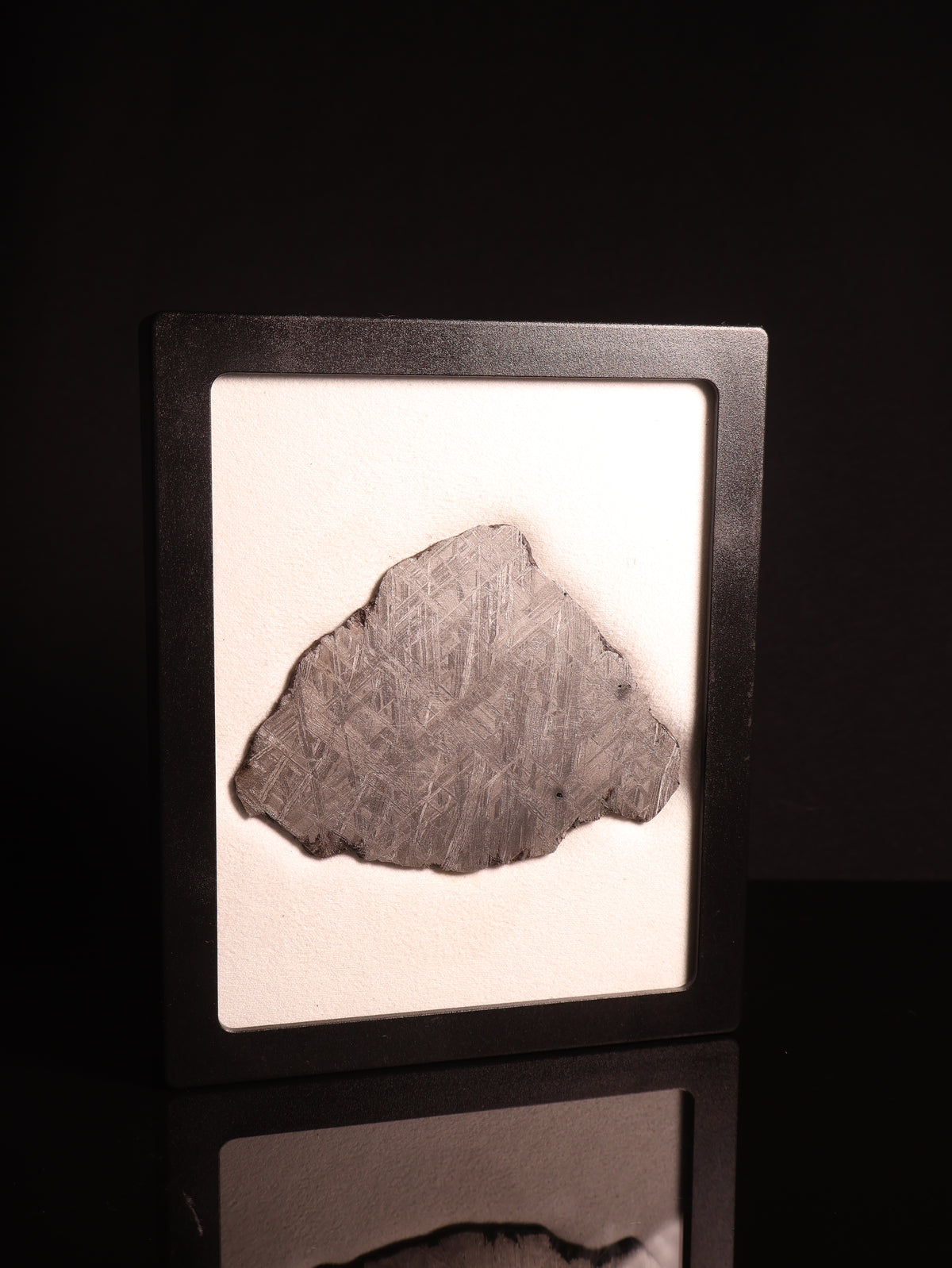 Muonionalusta meteorite, Sweden. 91,30 grams slice.