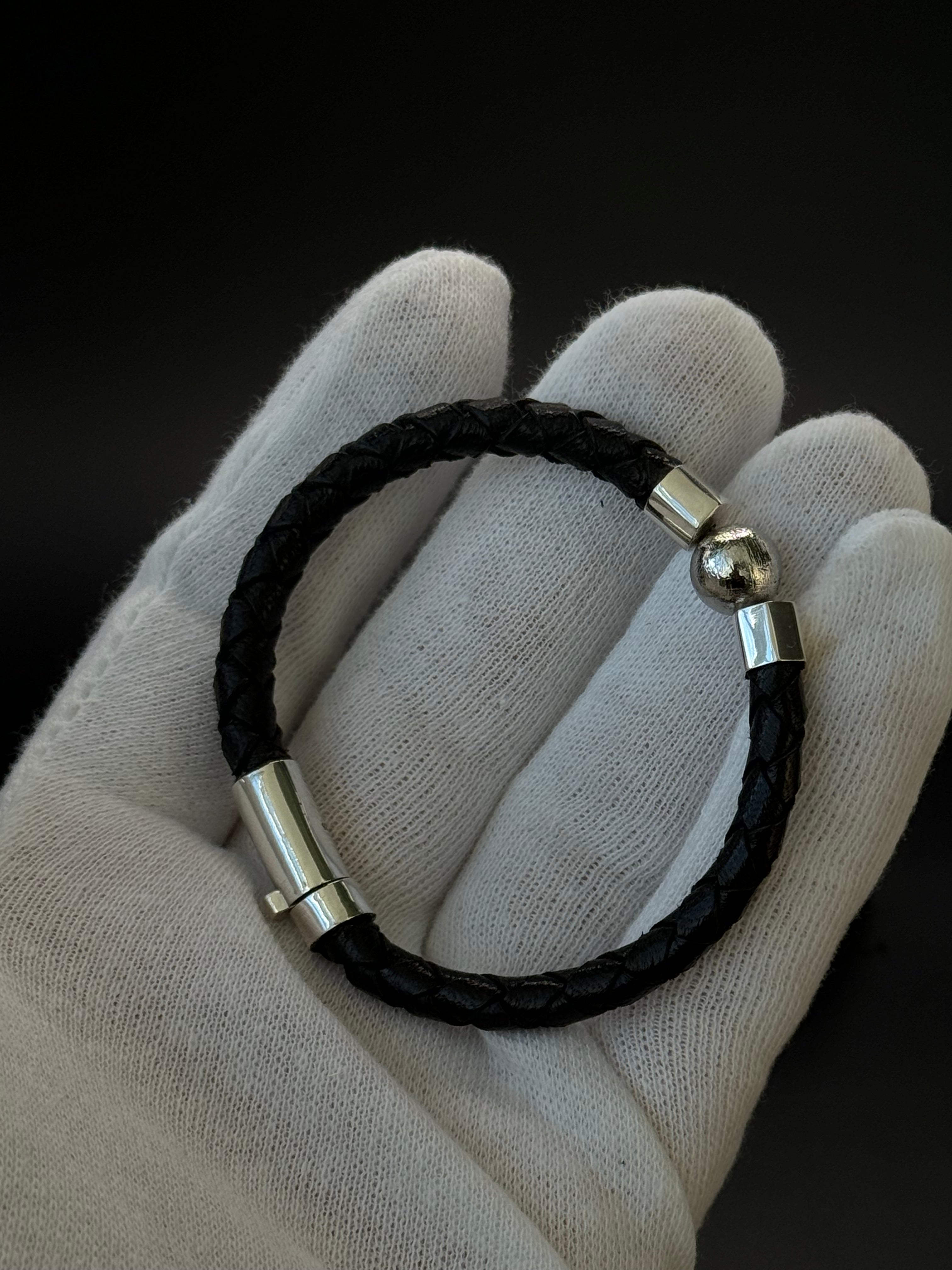 Muonionalusta Meteorite bead Bracelet with Leather strap