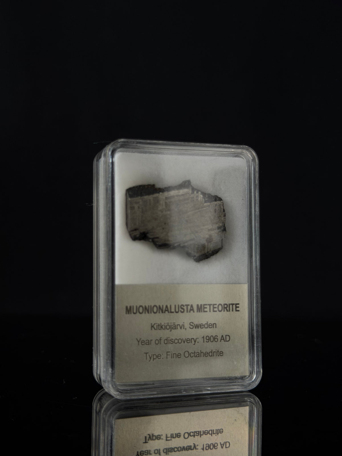 MUONIONALUSTA METEORITE, SWEDEN. DISPLAY BOX. 8,35 GRAMS.