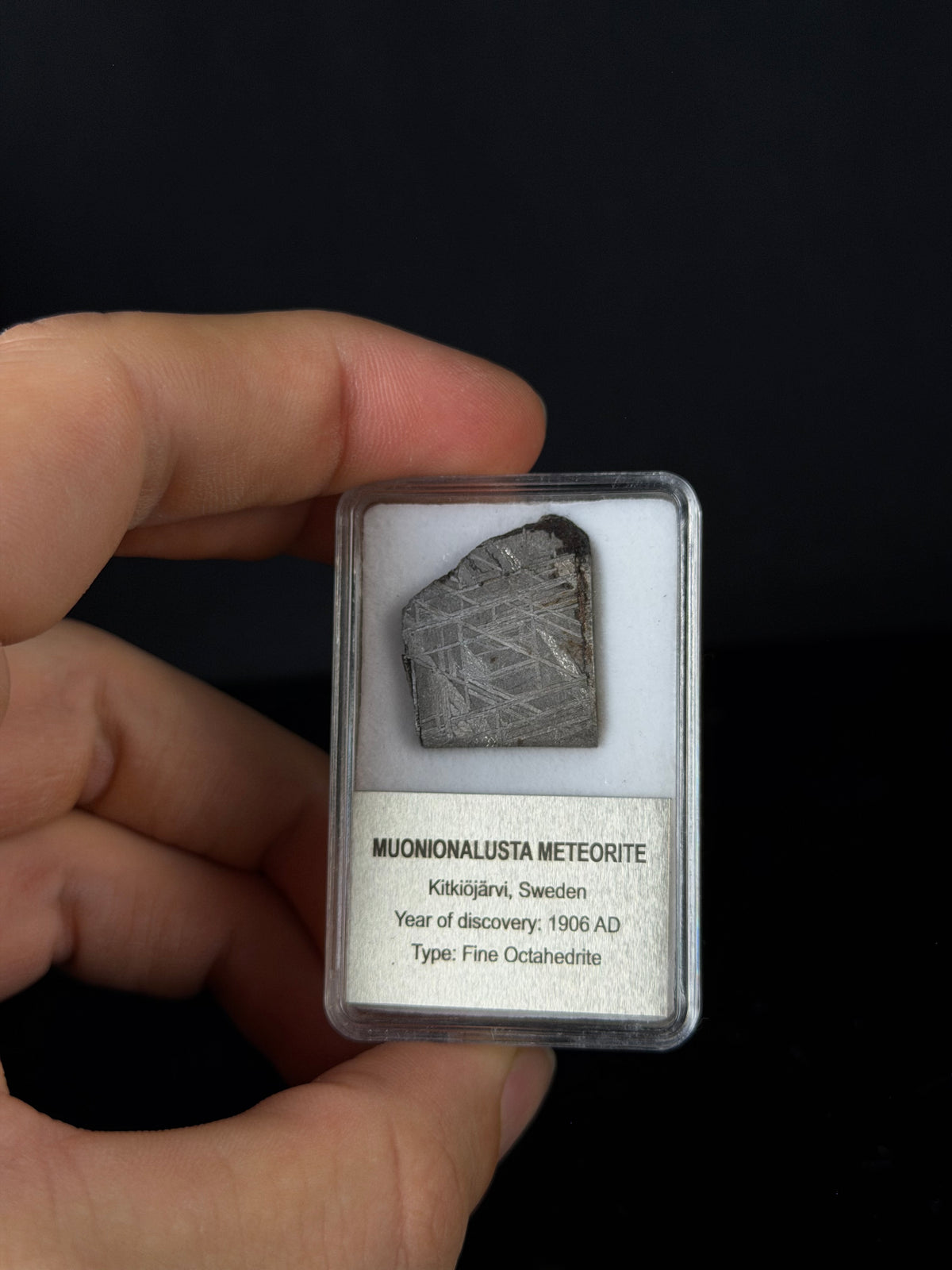 MUONIONALUSTA METEORITE, SWEDEN. DISPLAY BOX. 8,89 GRAMS.