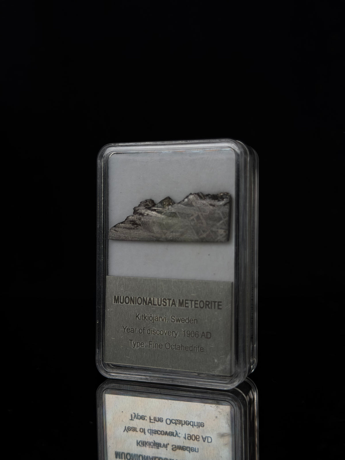 MUONIONALUSTA METEORITE, SWEDEN. DISPLAY BOX. 4,38 GRAMS.