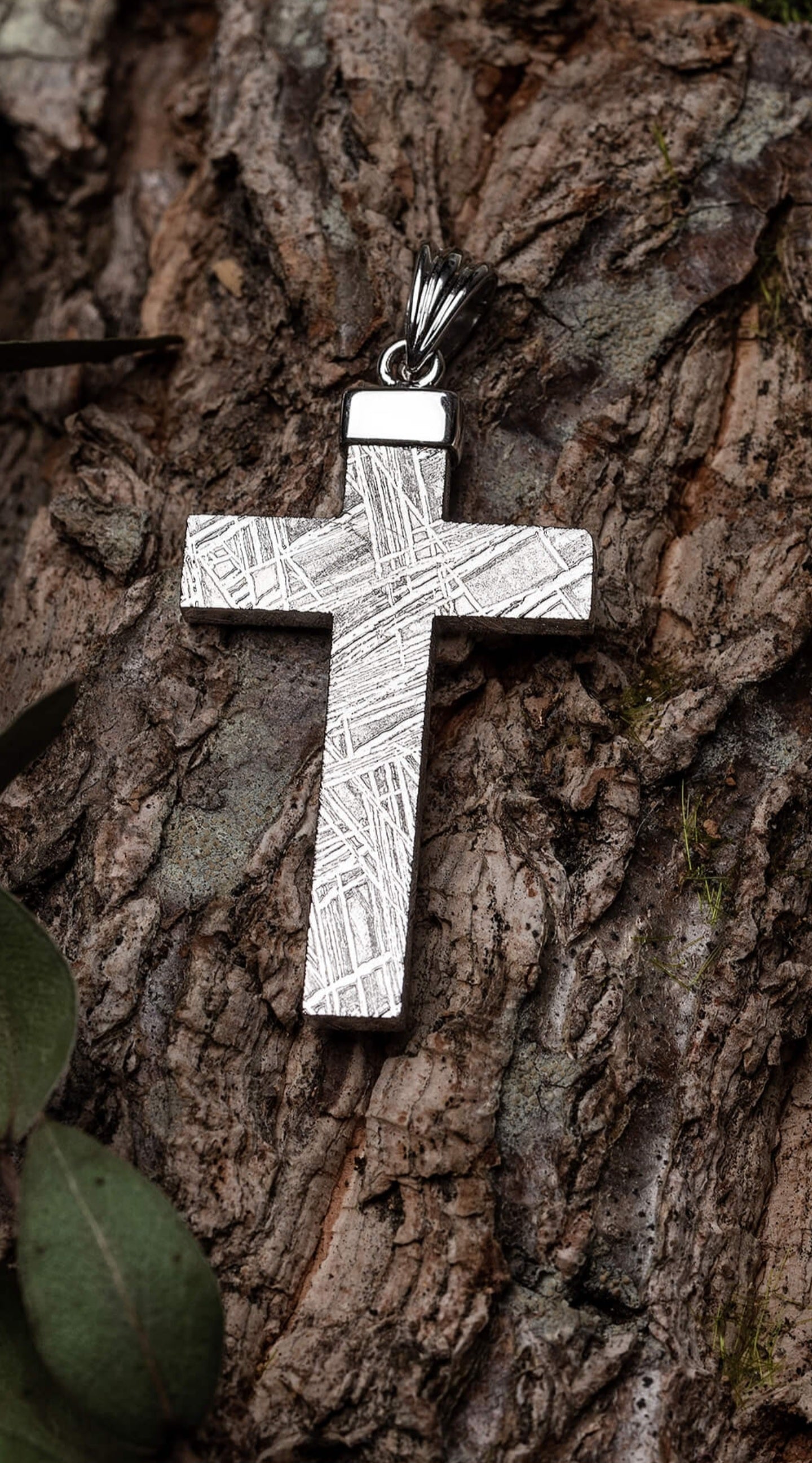 Muonionalusta Meteorite Cross pendant